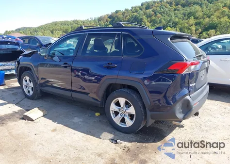 2021 Toyota Rav4 Xle z USA, uszkodzony, nr VIN 2T3P1RFV4MW190678